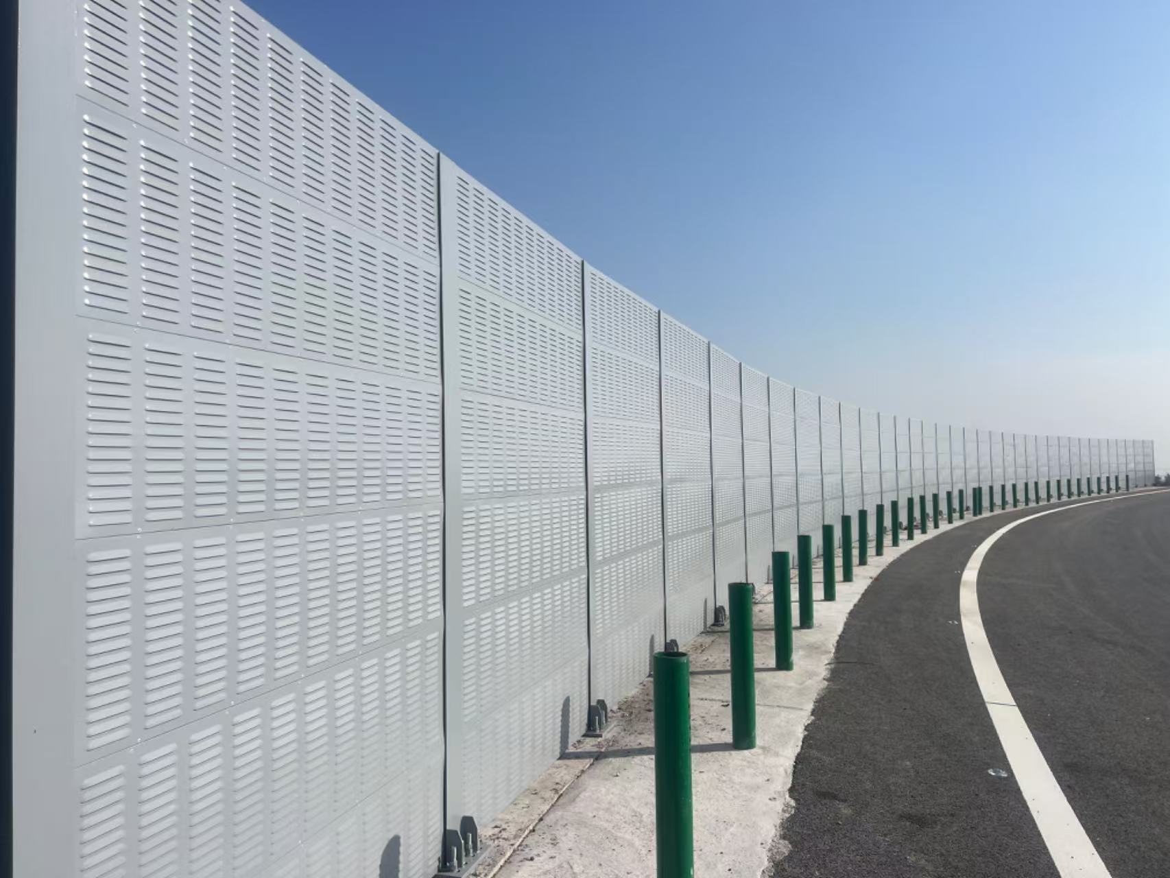 Perforated Metal Noise Barriers: The Quiet Revolution Behind Modern Highways and Railways