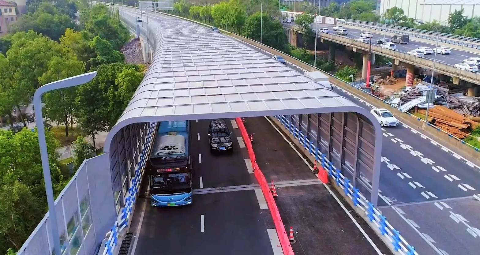 Where Are Fully Enclosed Noise Barriers Used?