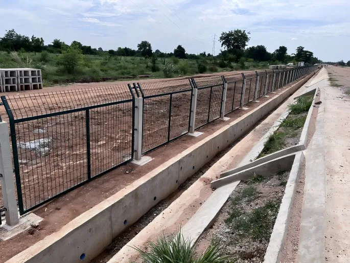 Thailand railway project-Railway fence
