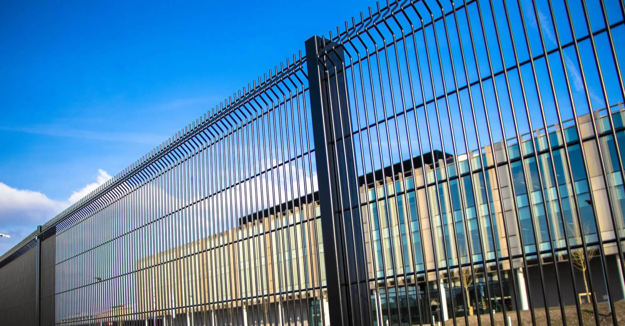 3D security fence panels with V-bend design, welded wire mesh fence for industrial and commercial perimeter protection