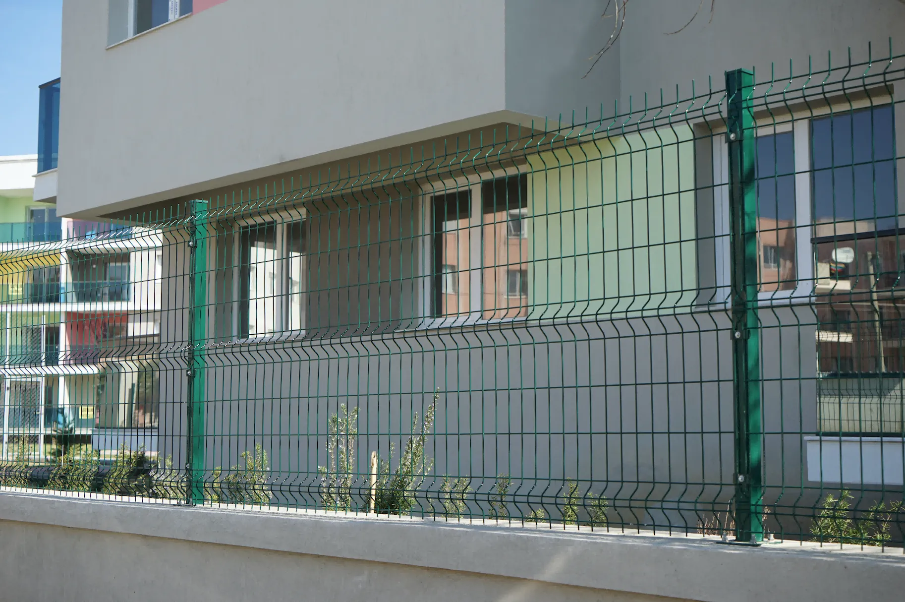 3D welded wire fence with powder coated finish, durable perimeter security fence for factories, warehouses, and public areas