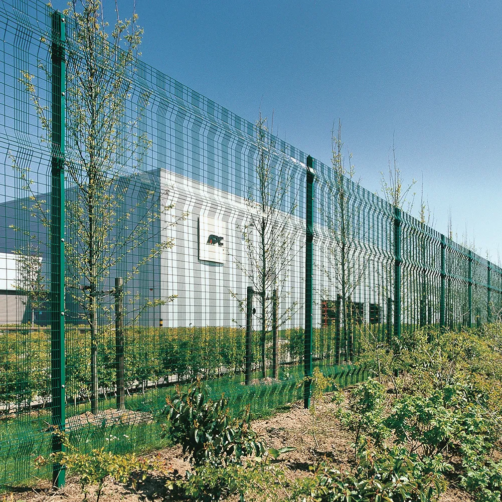 Close-up of V-bend reinforcement on Paladin Fence for enhanced rigidity and impact resistance.