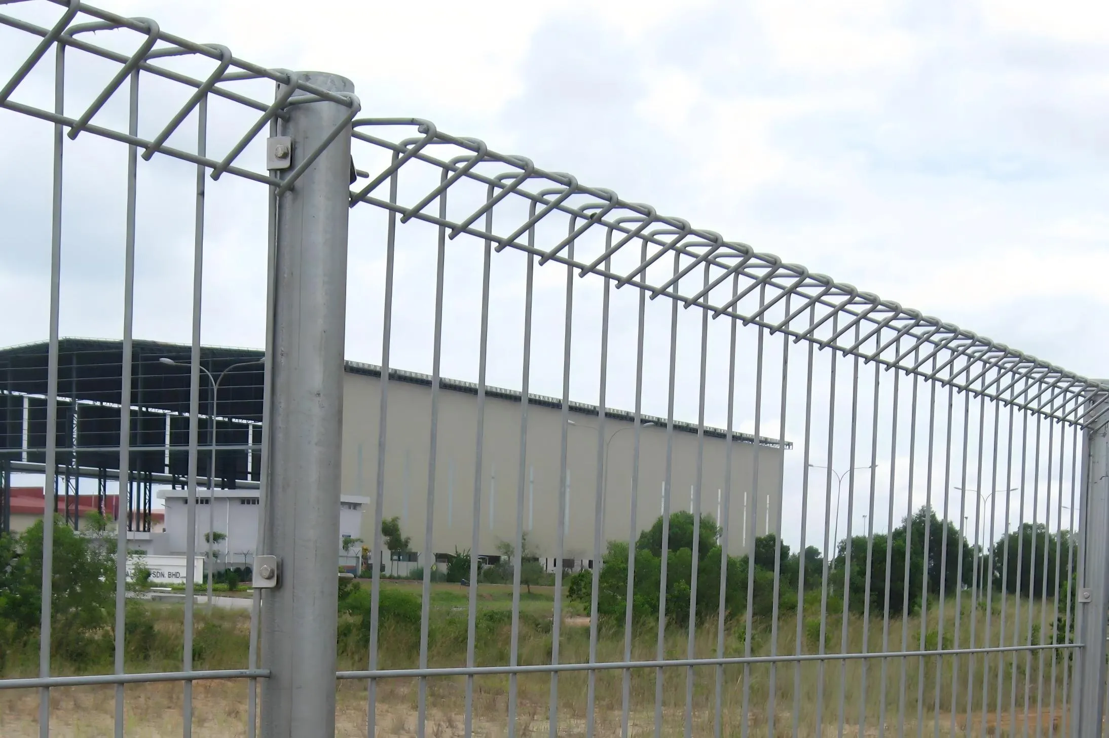 Hot-dip galvanized BRC fence for corrosion resistance