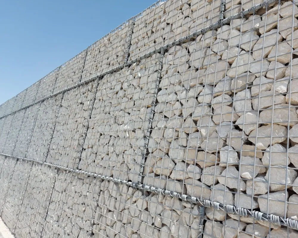 Welded gabion basket made of galvanized steel wire mesh