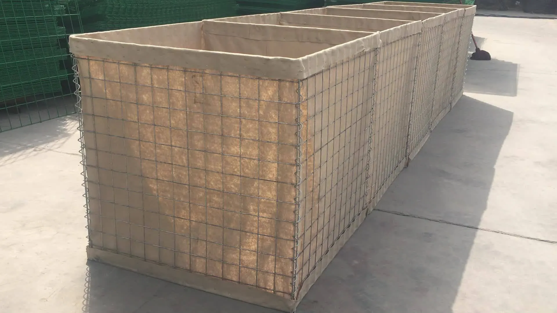 Modular deployable barrier units for rapid field assembly and protection