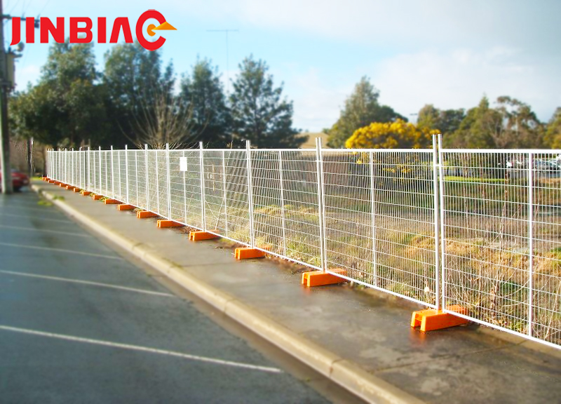 Hot sale construction barrier retractable Galvanized steel pipe fence temporary fence