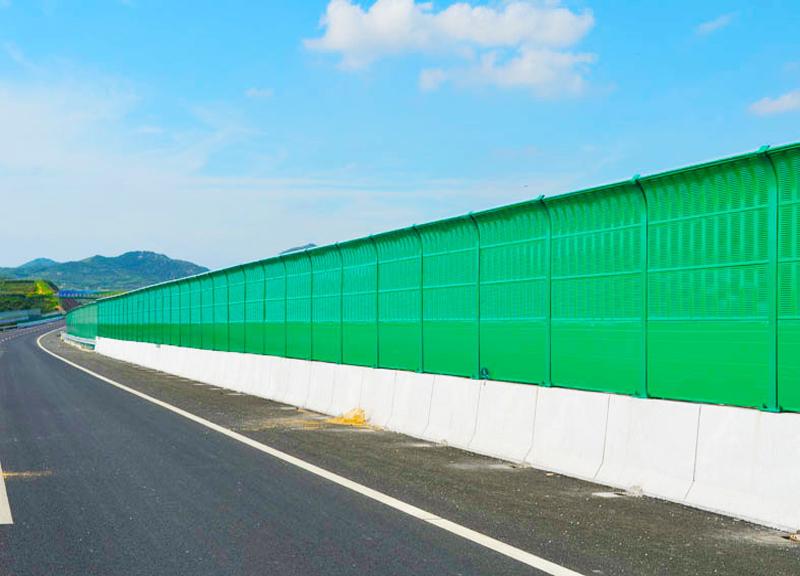 Fully Enclosed Noise Barrier