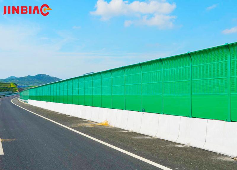Fully Enclosed Noise Barrier